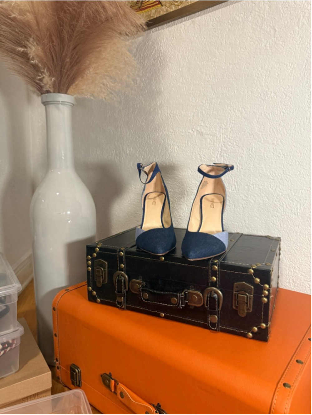 Preowned,Woman’s Nine West Forgiveno denim ankle strap pumps, size 9